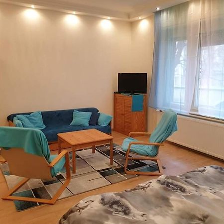 Lara Apartman บูดาเปสต์ ภายนอก รูปภาพ