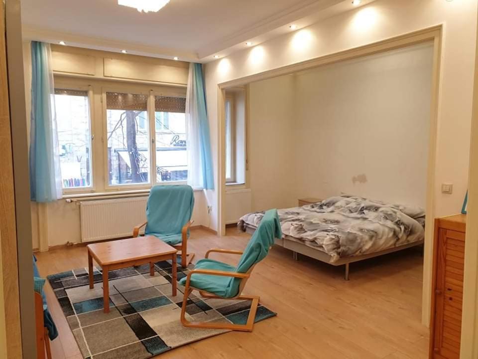 Lara Apartman บูดาเปสต์ ภายนอก รูปภาพ