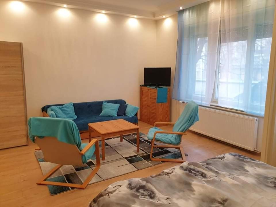 Lara Apartman บูดาเปสต์ ภายนอก รูปภาพ