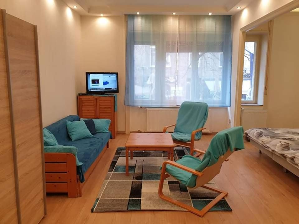 Lara Apartman บูดาเปสต์ ภายนอก รูปภาพ