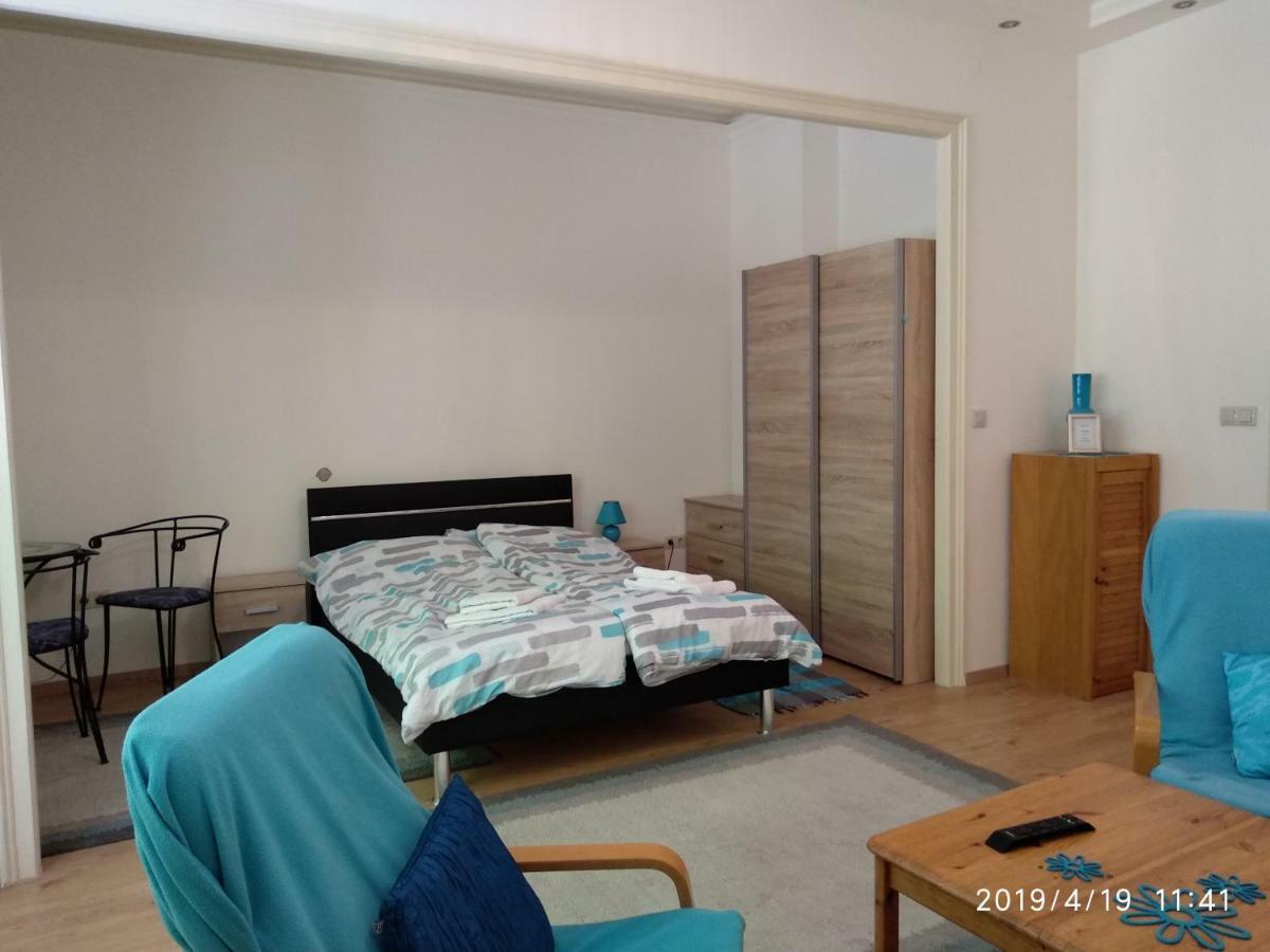 Lara Apartman บูดาเปสต์ ภายนอก รูปภาพ